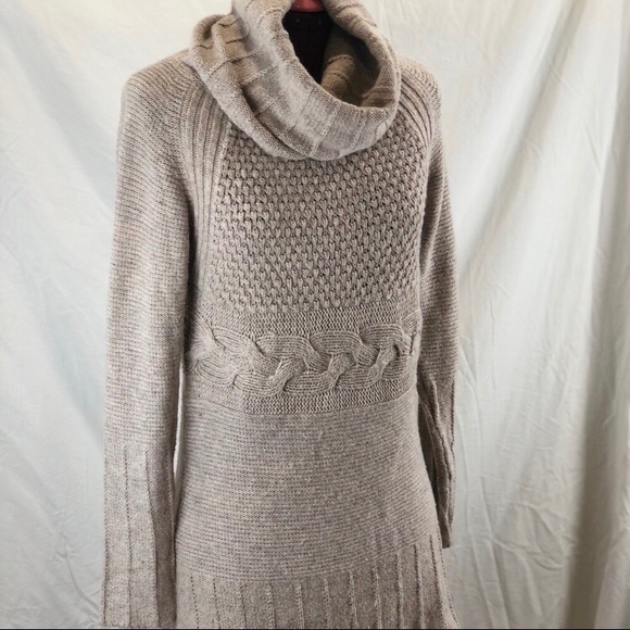 Gorgeous knit sweater dress in oatmeal - Picture 2 of 11